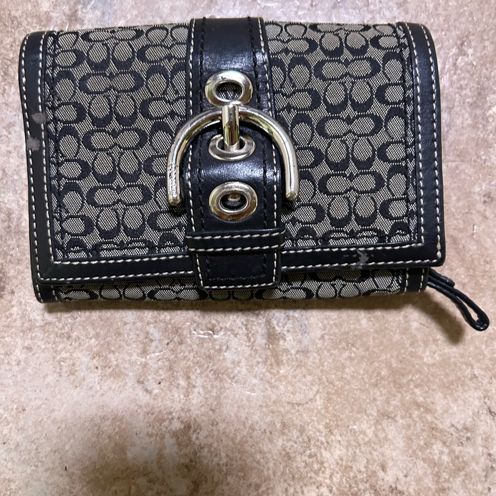 Coach Black/Gray Signature Jacquard Leather Buckle Bifold Wallet – Pre-owned